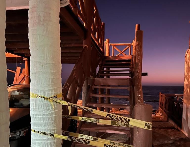 Reportan personas atrapadas en derrumbe de una terraza en Nuevo Altata