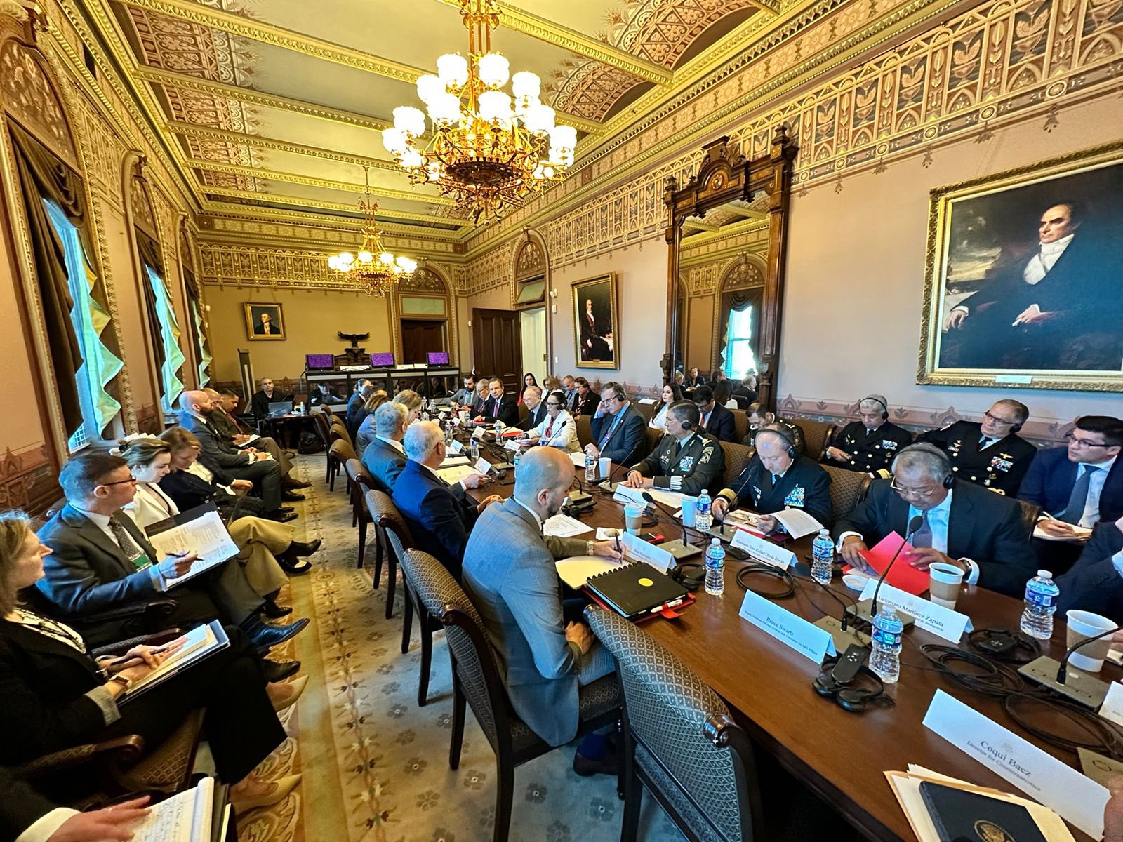 Ebrard, Rodríguez, Ojeda y representantes del gabinete de AMLO, acuden a la Casa Blanca para reunión bilateral