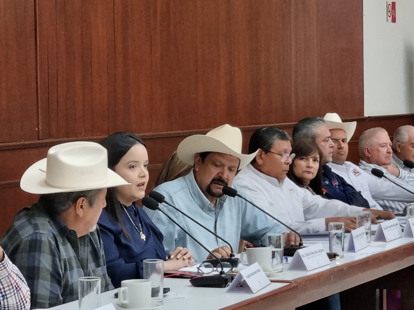 Rocha Moya y productores agrícolas se reunirán el próximo jueves; informará sobre cabildeo con la Federación