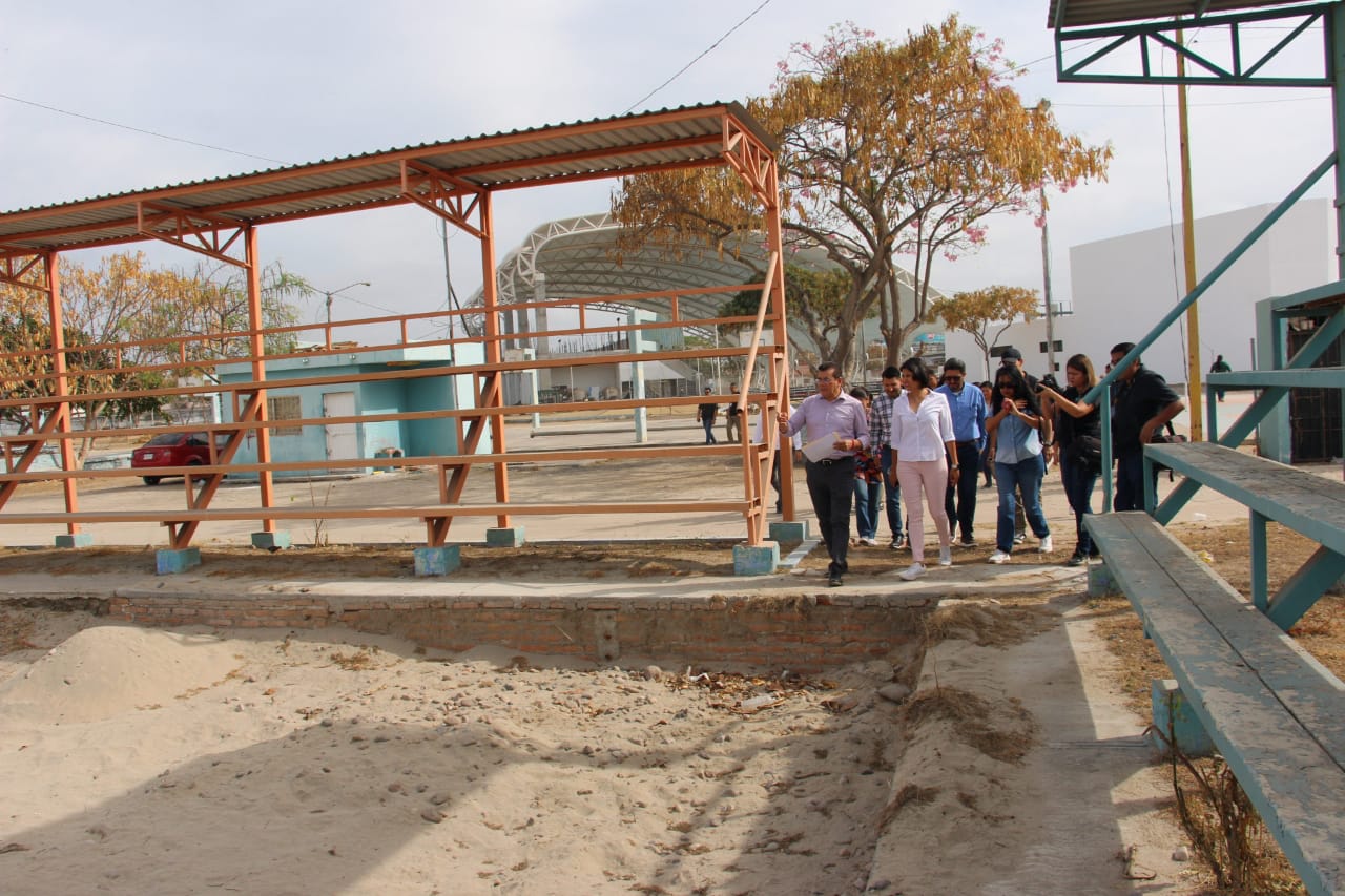 Se vienen 13 proyectos para mejorar la unidad deportiva Sahop: Édgar González