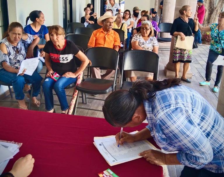 Seguiré impulsando programas sociales en beneficio de las familias badiraguatenses: Alcalde