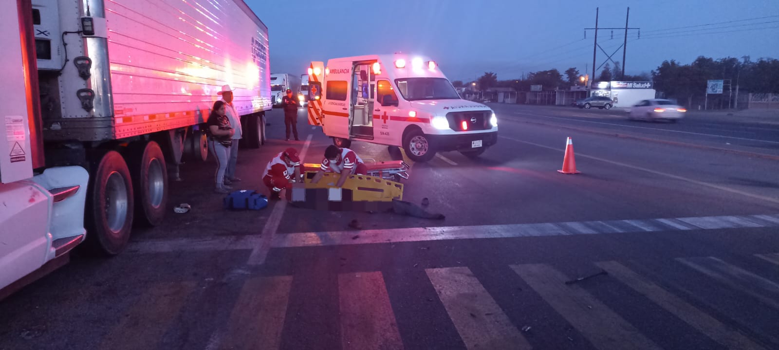 Vehículo atropella a un hombre en Las Brisas, Guasave, y se da a la fuga