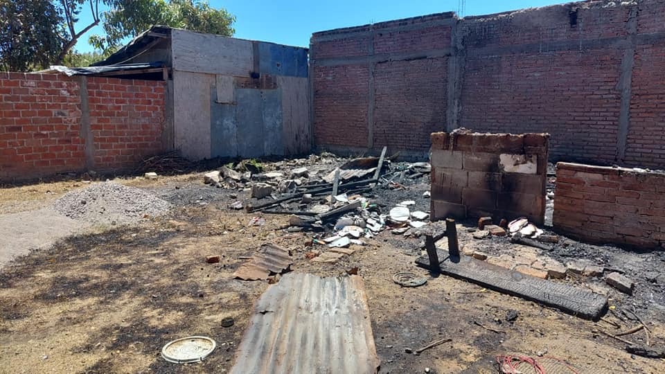 DIF Mazatlán le dice sí a Súmate Sinaloa y brinda apoyo a Arely y su familia; lo perdieron todo en un incendio