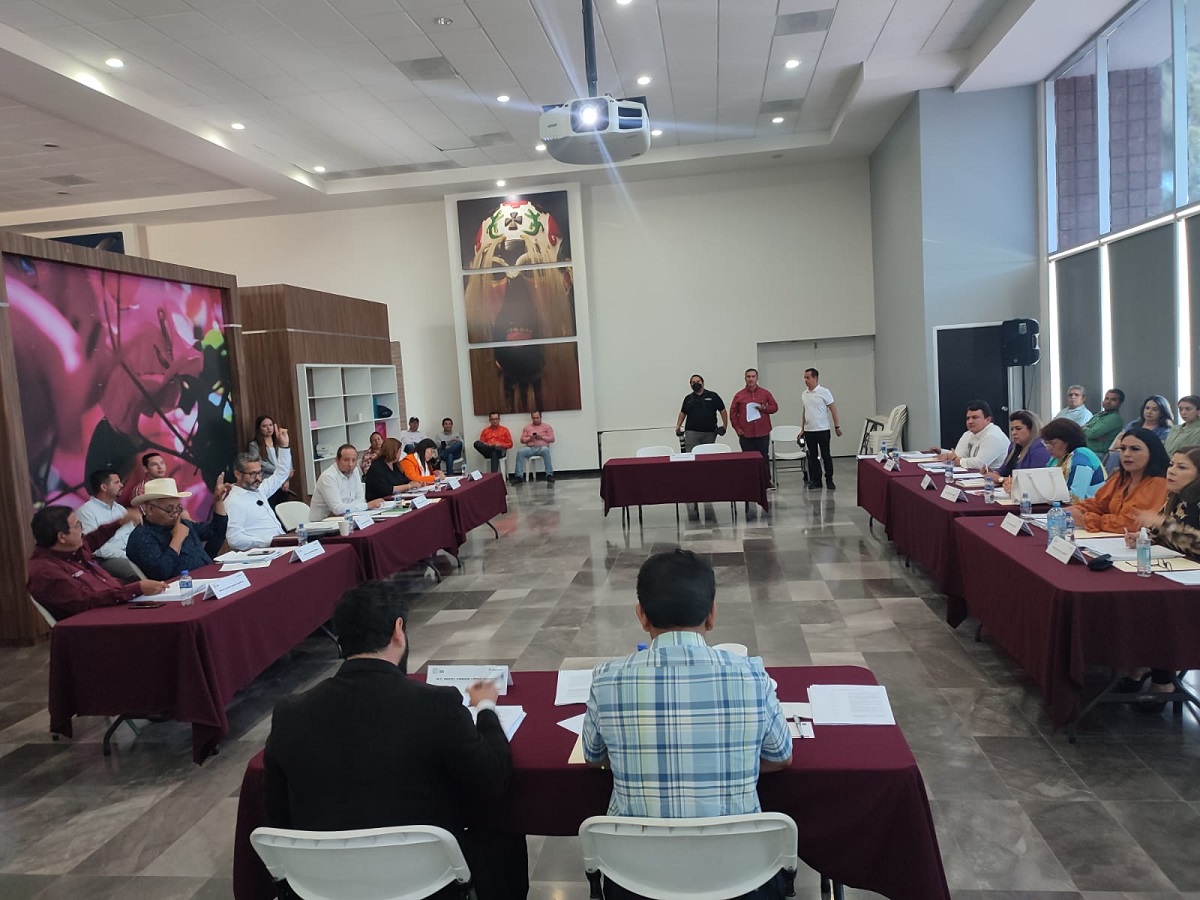 Buscan fortalecer el deporte en Guasave con donación en comodato de tres inmuebles por 10 años al Imudeg