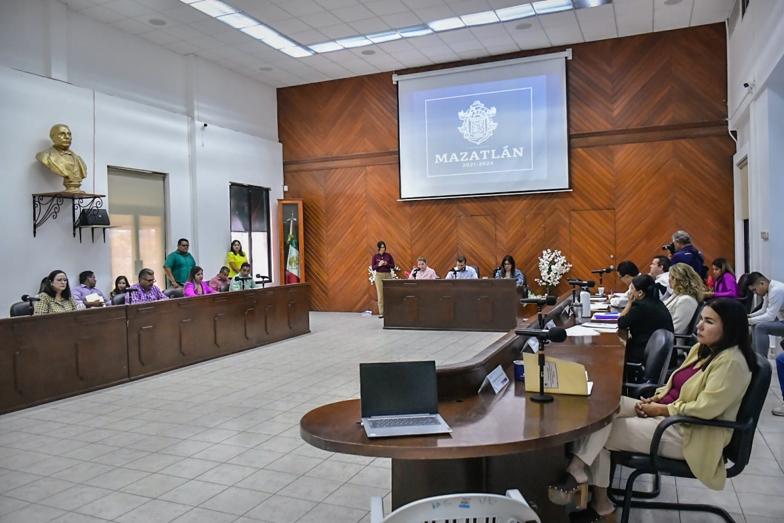 Cabildo de Mazatlán aprueba otorgamiento de poderes a secretaria del Ayuntamiento y oficial mayor para cuestiones jurídicas