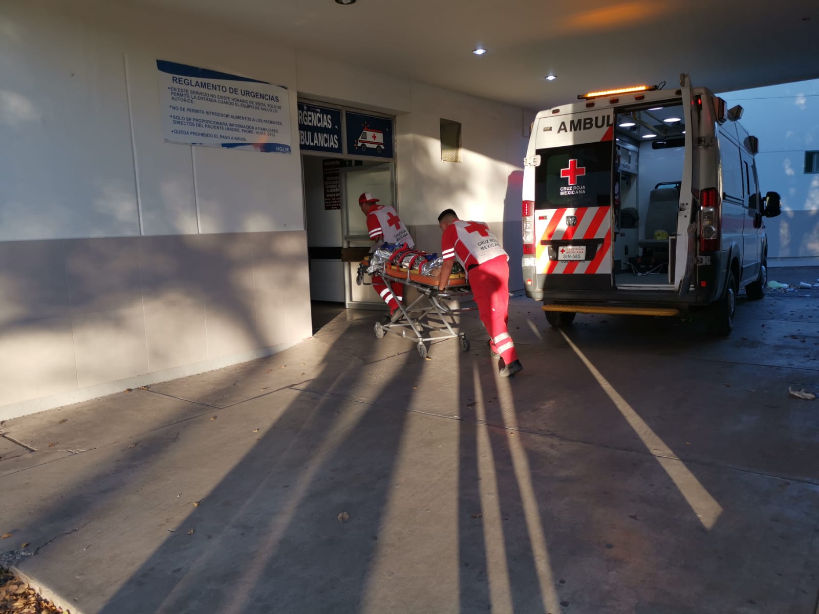 Cristian, menor de 2 años, ingresa al Hospital General de Los Mochis, tras caerle un sartén con aceite