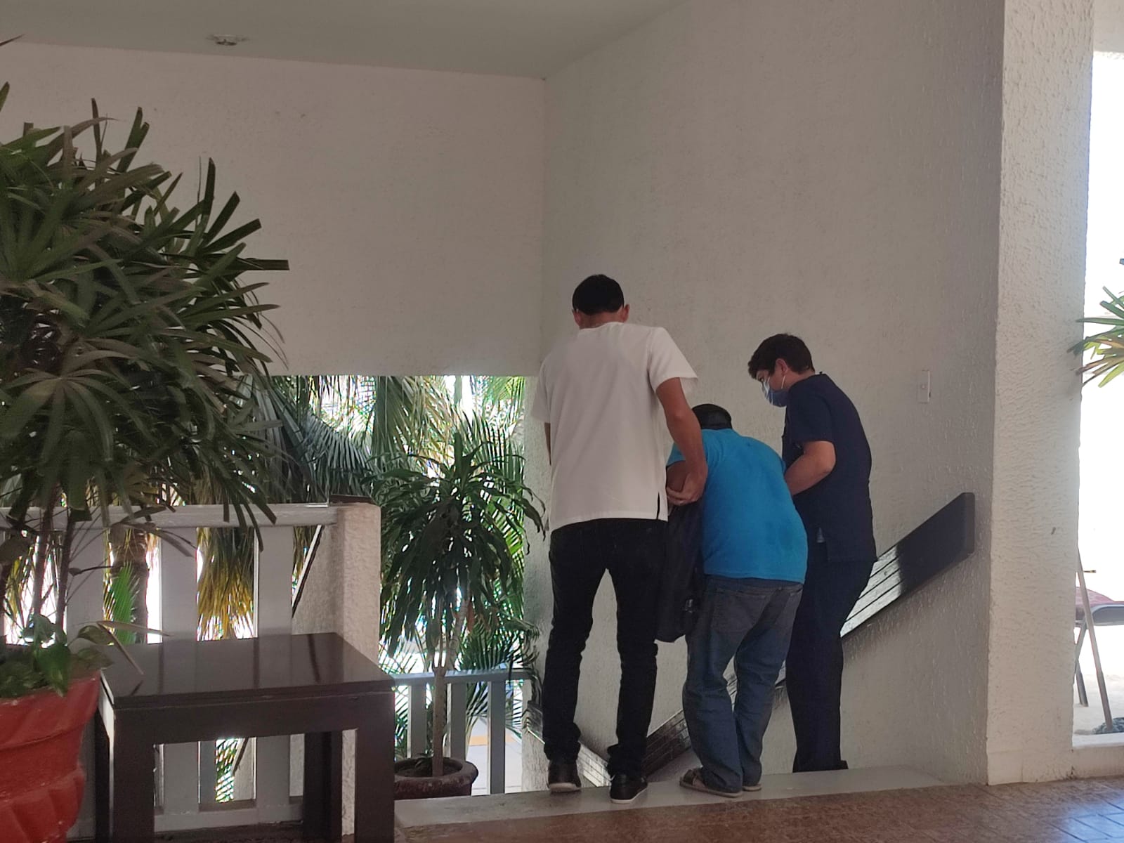 A don Eliseo se le dio apoyo; secretario planteará la necesidad de acceso incluyente a segunda planta del palacio 
