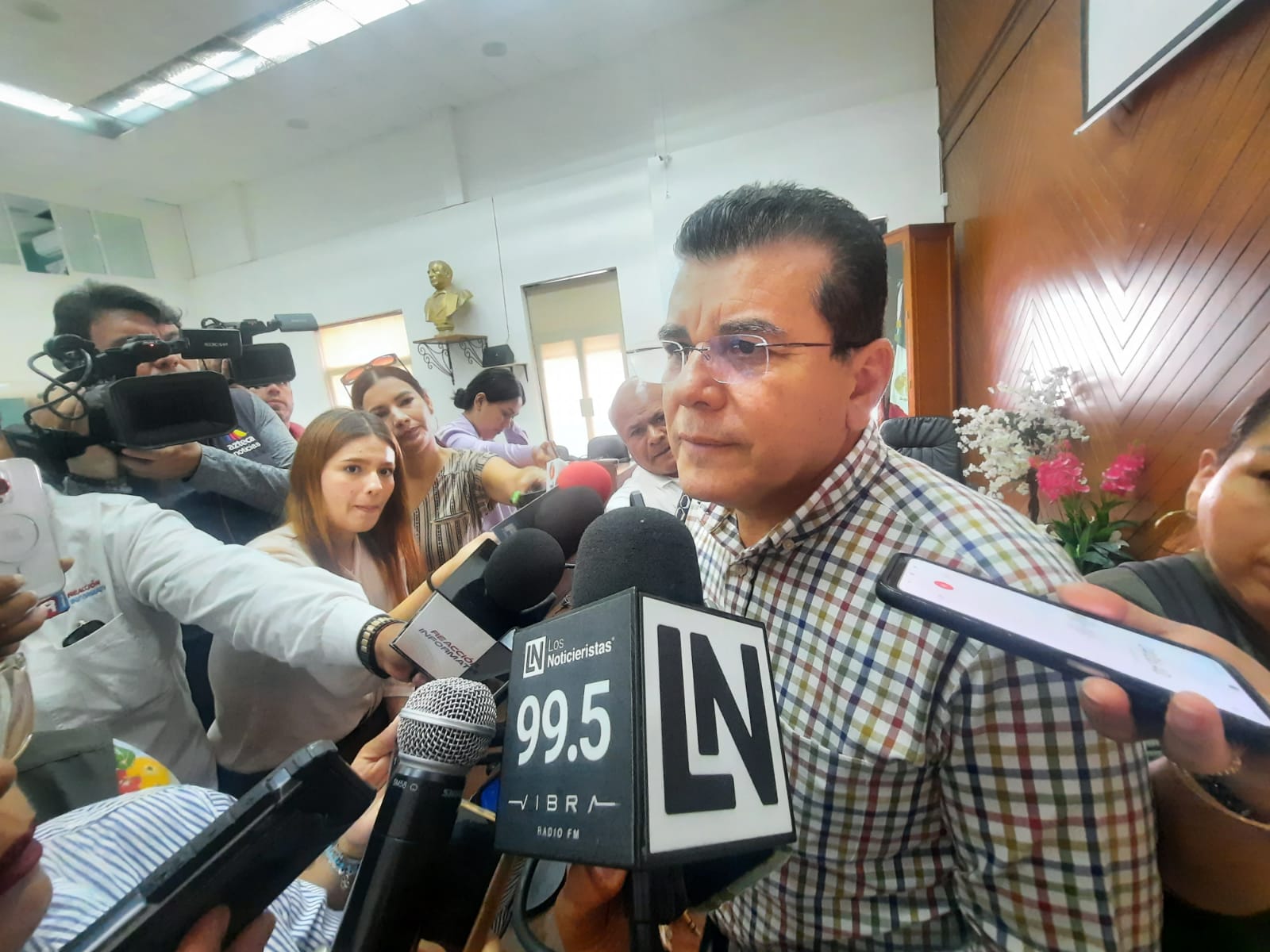 Nuevo titular del Órgano Interno de Control en Mazatlán que sea por convocatoria y no por la síndica: Alcalde