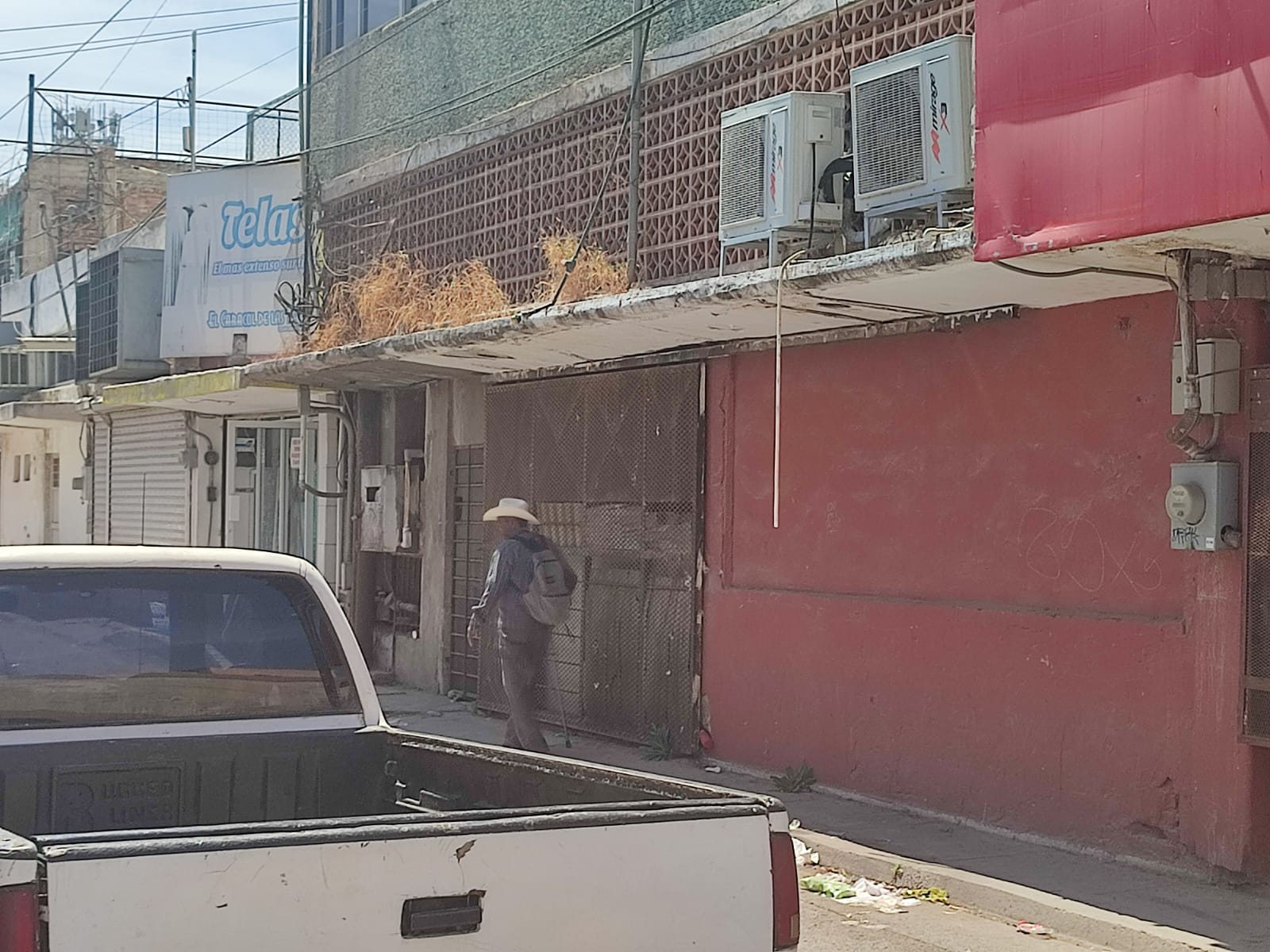 ¡Cuidado! El 60% de las marquesinas de los comercios de Los Mochis presentan problemas: PC