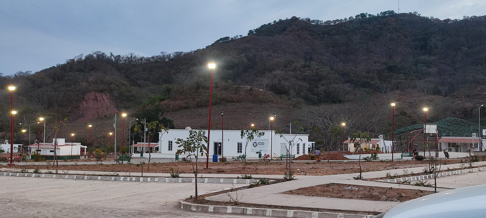 Querían agradecer que ya tienen internet en el nuevo Santa María; habitantes se quedaron esperando a AMLO