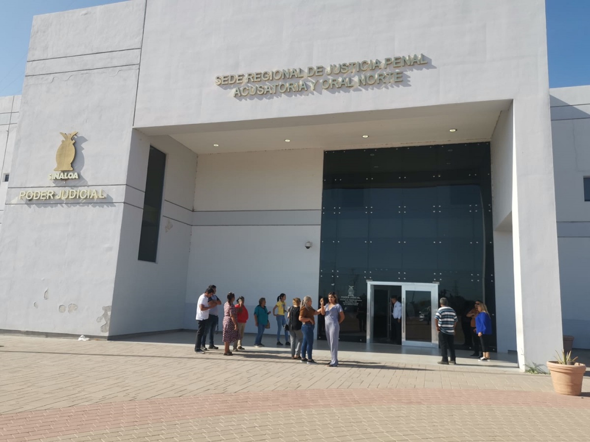 ¡Salen libres! Custodios acusados de fuga de reo en Ahome llevarán su proceso en libertad