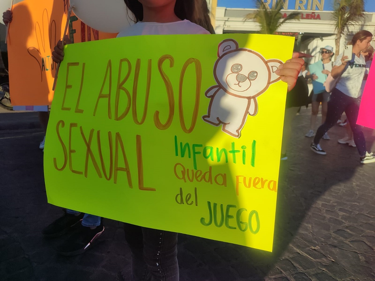 Marchan para exigir un alto al abuso sexual infantil en Mazatlán