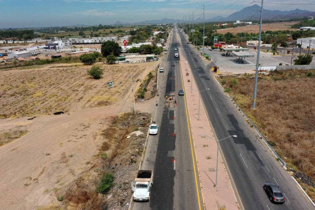 Continúan las labores de mantenimiento a vialidades en diversos puntos de la capital sinaloense