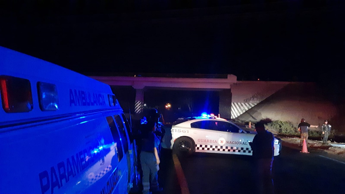 Hallan a dos ejecutados sobre la autopista Mazatlán-Culiacán, cerca de Mármol