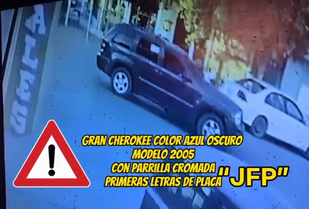 En Los Mochis, pareja de motociclistas son embestidos por conductora de una camioneta; huye del lugar del accidente