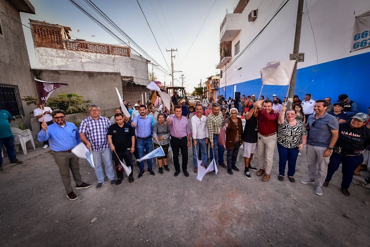 Por ser ciudadanos cumplidos, Ayuntamiento les llevó la pavimentación que pedían en la Bahías de Mazatlán