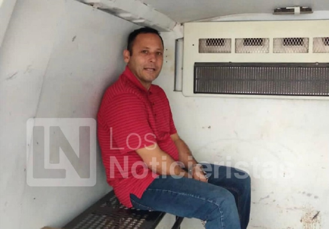 Esta es la foto del reo fugado en Ahome hoy, minutos antes de brincar de la unidad de traslado