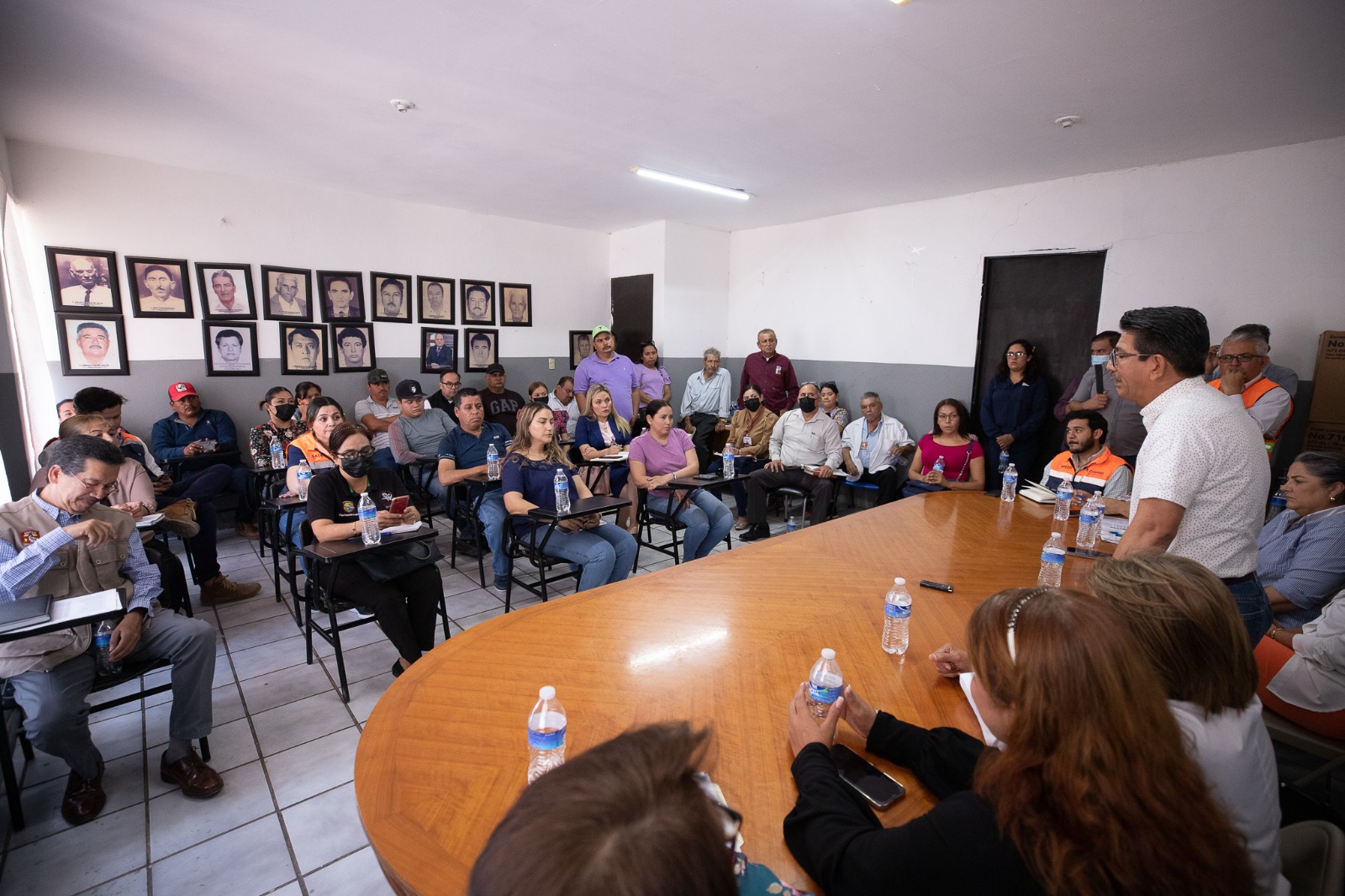 Transportistas colaborarán para llevar a los niños a estancia infantil provisional en Juan José Ríos; hoy ingresan a otro menor a un hospital