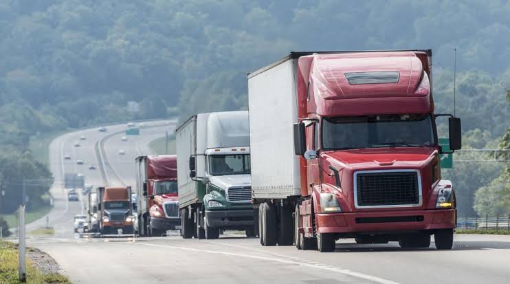 Alza en combustibles golpea a transportistas; advierten mermas en contratos ya establecidos