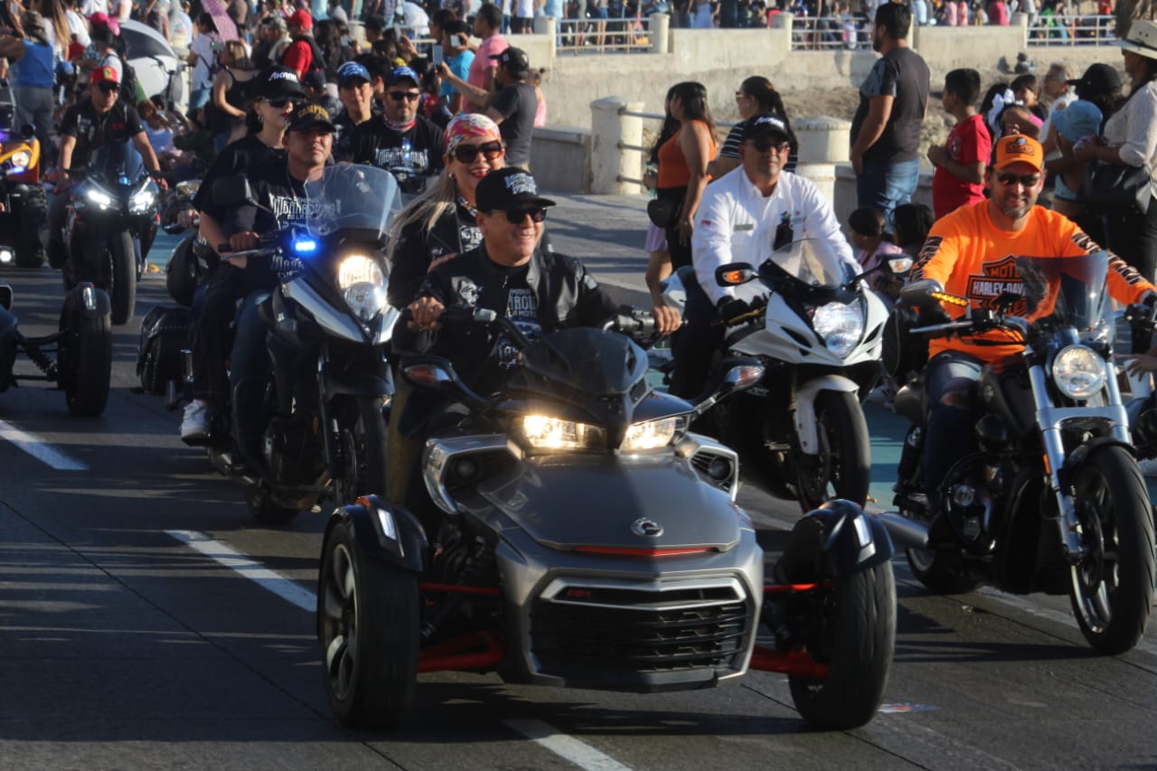 Alcalde de Mazatlán destaca la participación de más de 18 mil motociclistas en desfile por la Semana Internacional de la Moto