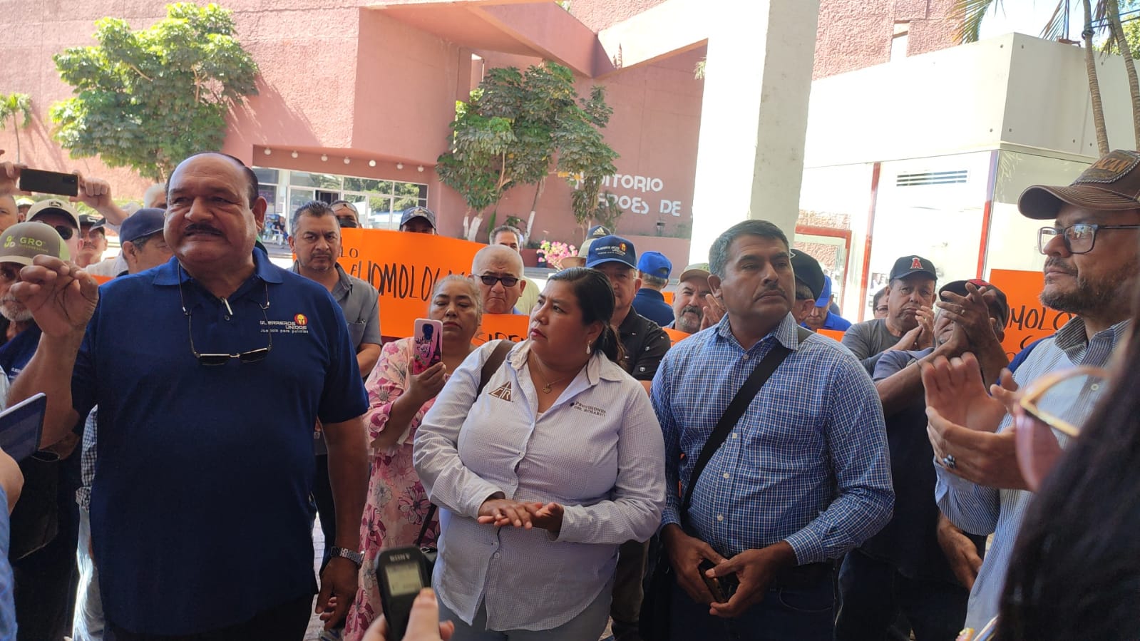 “No queremos que se nos regale nada, queremos que se cumpla la ley”, reclama viuda de ‘Cachorón’ Díaz, policía caído en Guasave