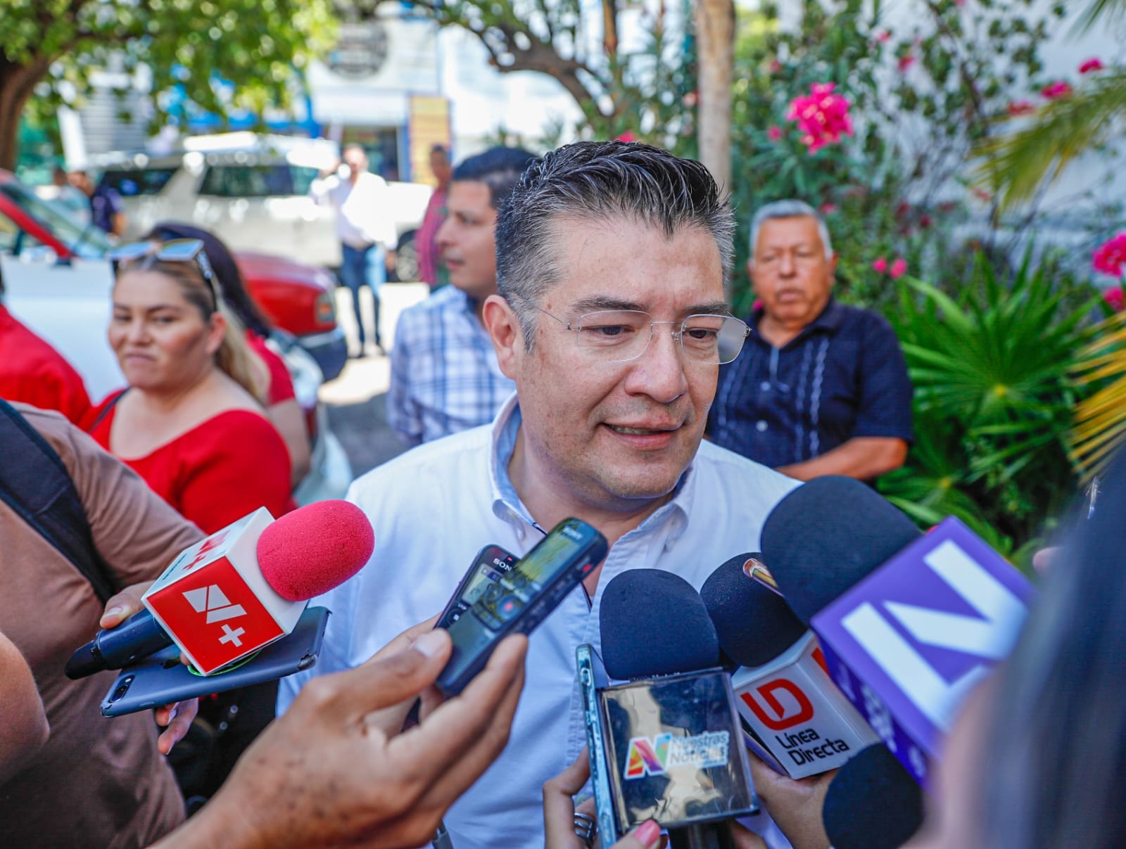 “Yo vengo a apoyar a la fórmula de Paola y Bernardino”: Álvaro Ruelas en registro para dirigencia estatal del PRI