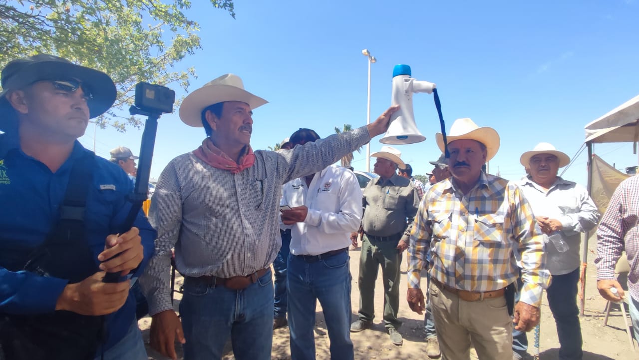 Amenazan productores agrícolas con tomar aeropuertos el lunes sino hay respuesta clara de Segob
