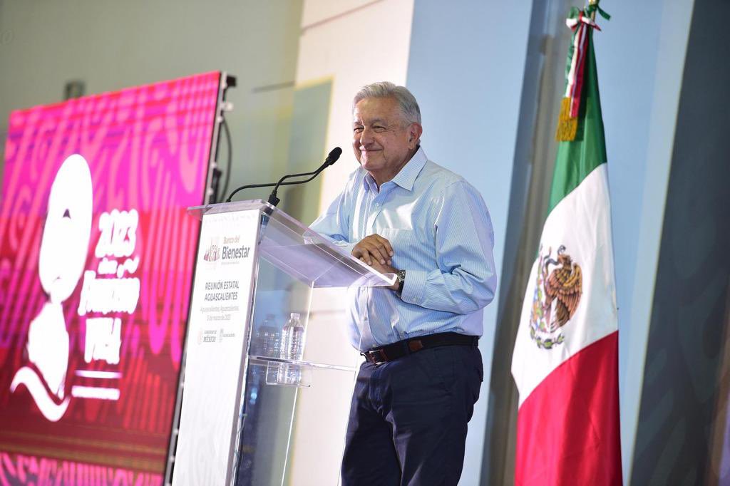 López Obrador cobra pensión del Bienestar para Adultos Mayores, indica su declaración patrimonial
