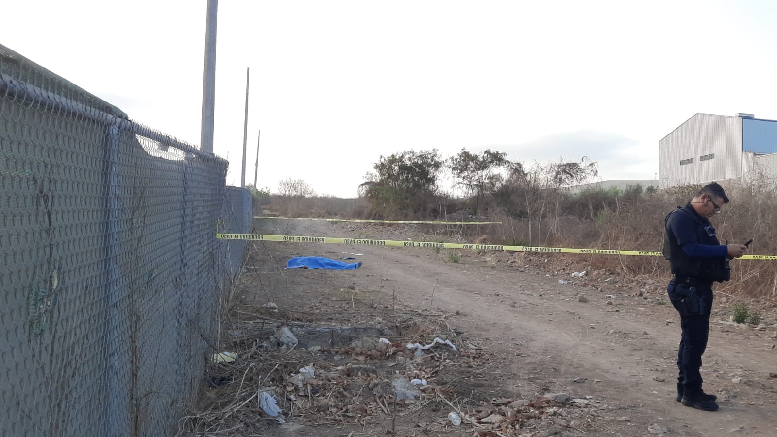 Asesinado a balazos localizan a un hombre sobre una brecha de Punta Azul, en Culiacán