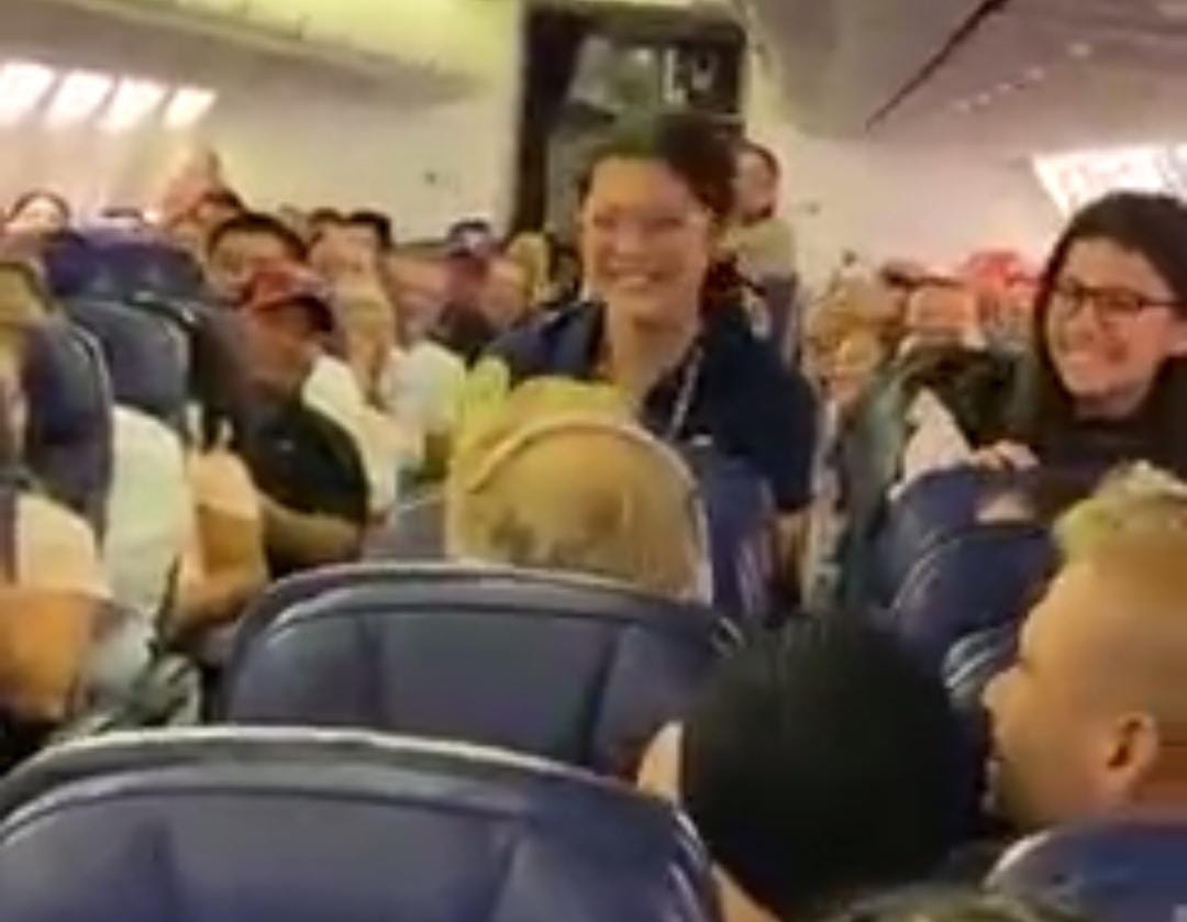 ¡Aplausos de altura! Así el vuelo de mazatlecas que ganaron el oro en certamen mundial de ciencias en Rumania