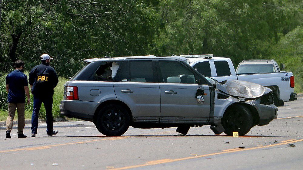 Acusan de homicidio imprudencial al responsable de embestir a migrantes en Texas; ocho fallecieron