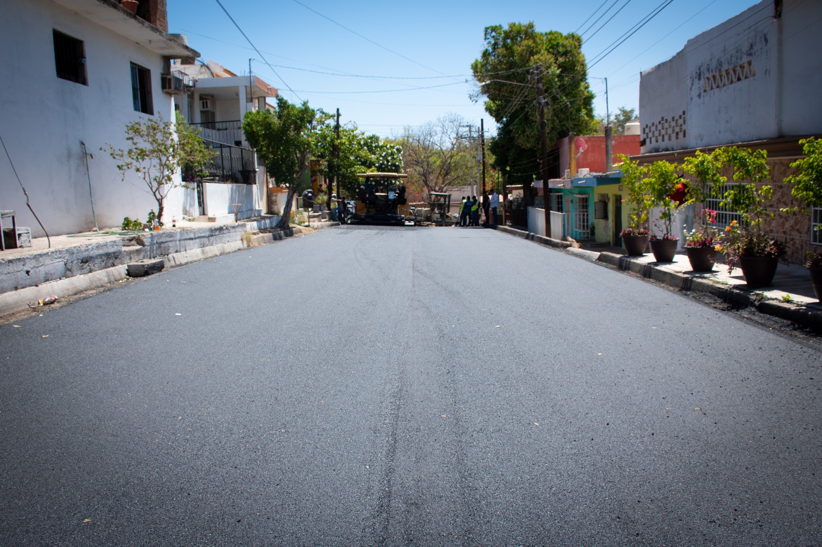 Ayuntamiento de Culiacán realiza obras de reencarpetado y bacheo en diversas vialidades del municipio