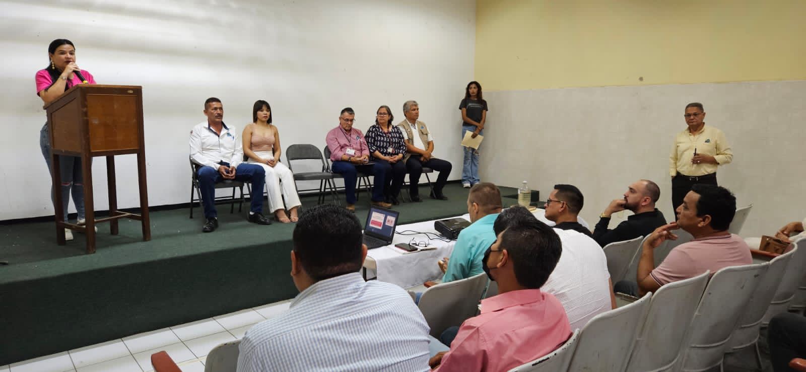 Capacitan contra el dengue a síndicos y comisarios de Navolato
