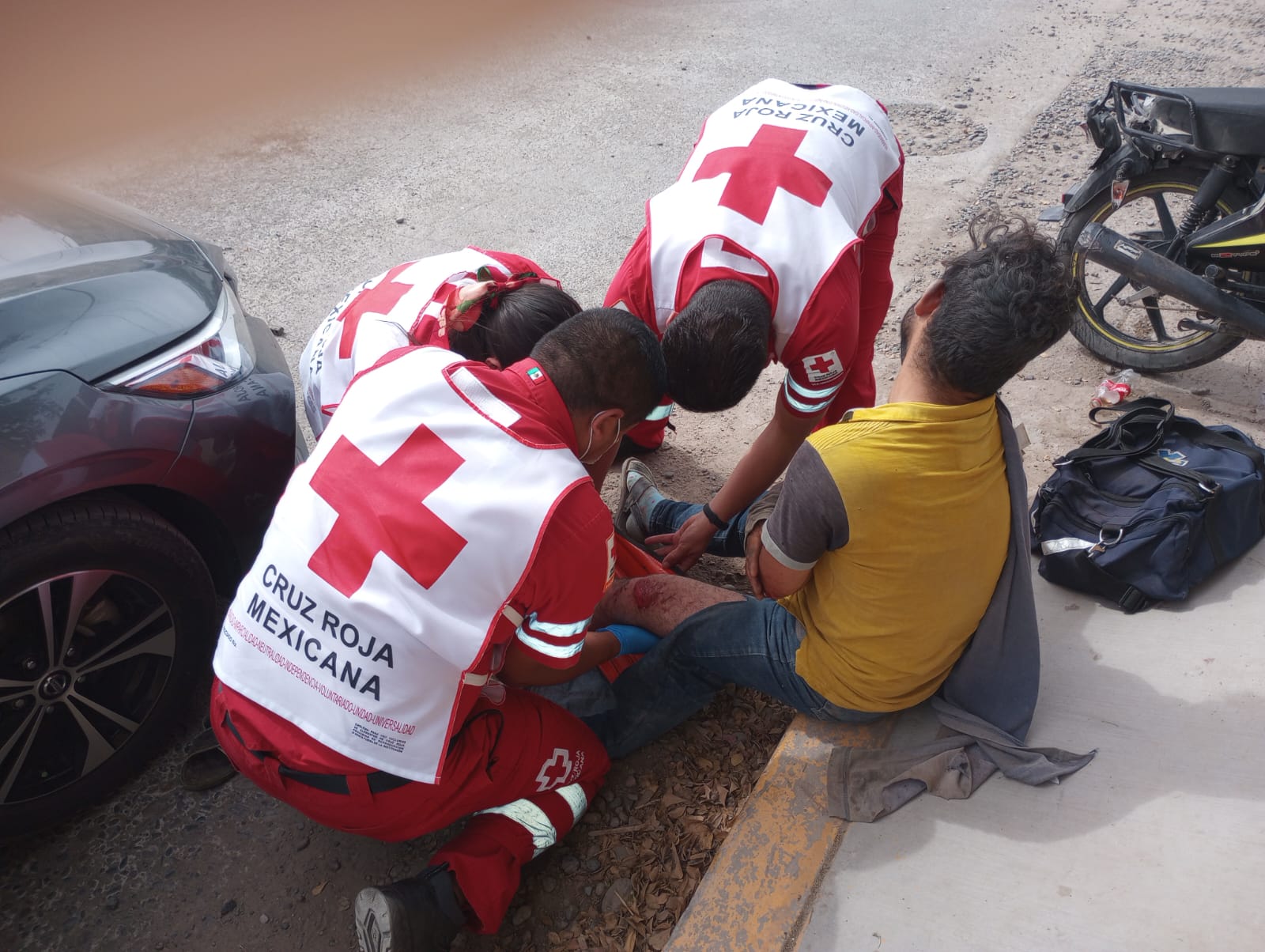 Choque entre un automóvil y un motociclista deja a una persona lesionada en Bamoa, Guasave