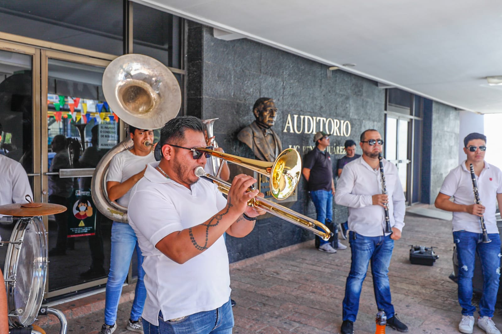 Con banda sinaloense ‘calientan motores’ en el PRI estatal para el registro de aspirantes a la dirigencia