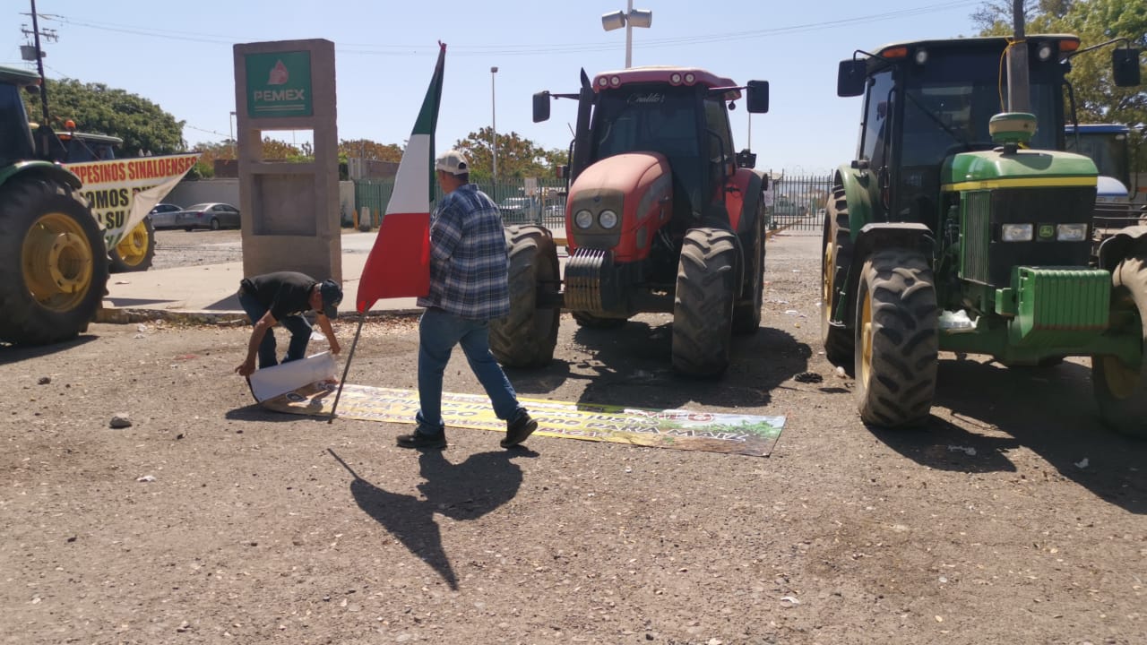 Dan tregua productores, levantan plantón en Pemex Topolobampo