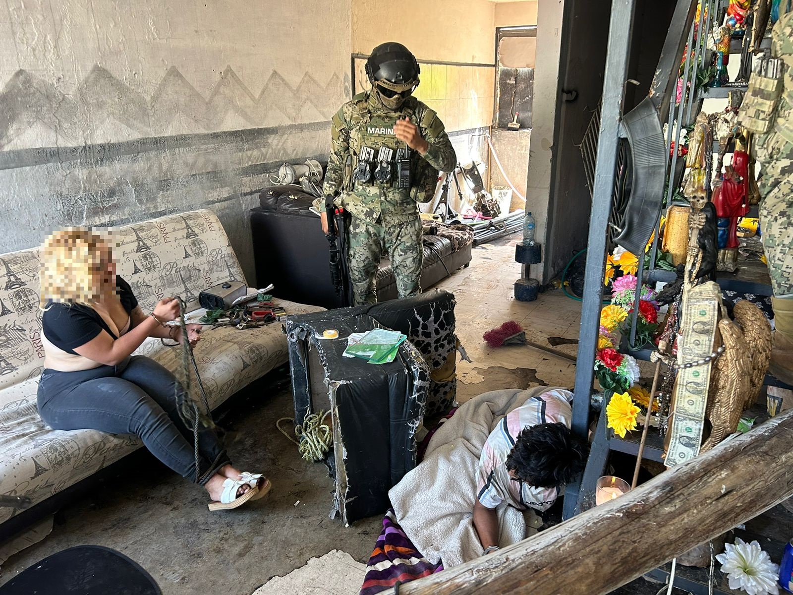 Elementos de la Marina catean y liberan a dos personas secuestradas en fraccionamiento de Los Mochis
