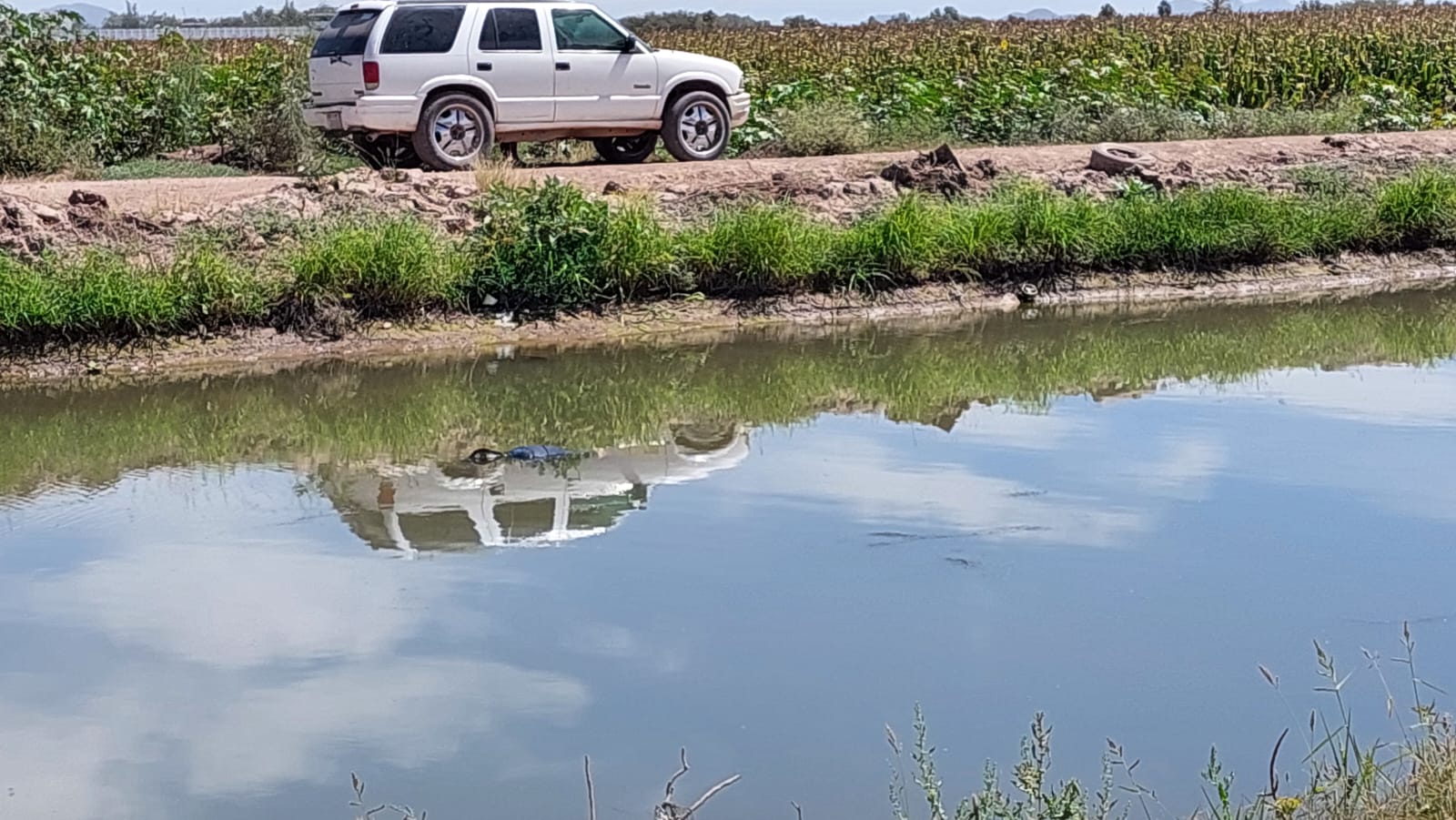 Encuentran un cuerpo sin vida dentro de un canal de Goros II, en Ahome