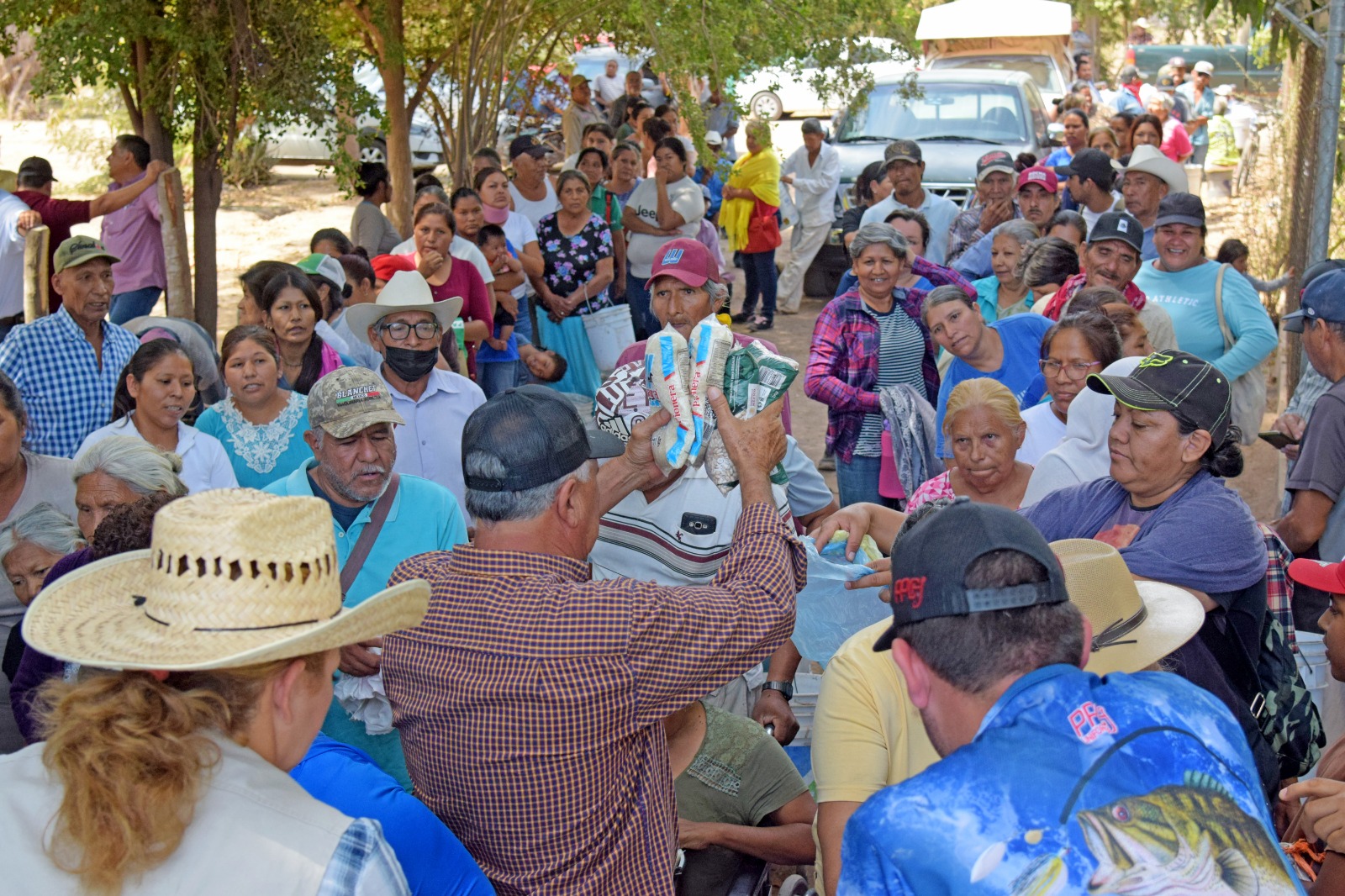 Gobierno de El Fuerte continúa con programa de apoyo alimentario en el municipio