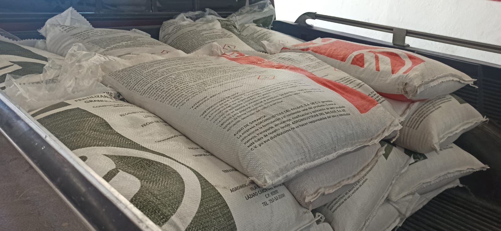 Casi 500 mil productores de Sinaloa y más estados, han sido beneficiados con fertilizantes gratuitos