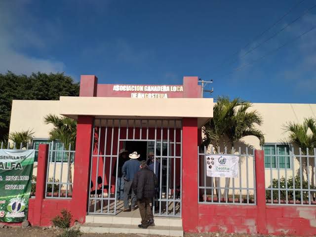 Ganaderos de Angostura piden apoyo al gobierno del estado para reparar equipos