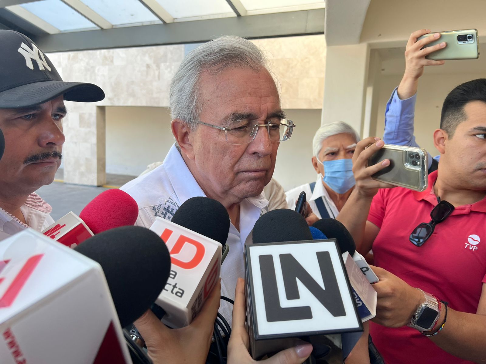No ordenó el Gobierno de Sinaloa desalojar a agricultores de Pemex, aunque “ya se siente el desabasto de gasolina”: Rocha