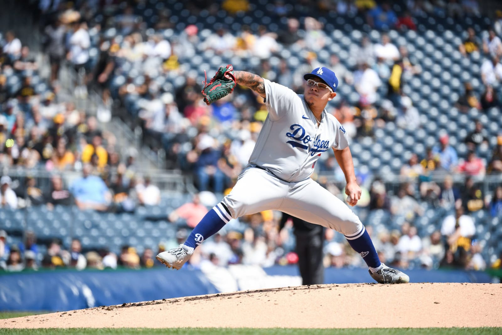 Julio Urías buscará regresar al camino del triunfo con los Dodgers de los Ángeles