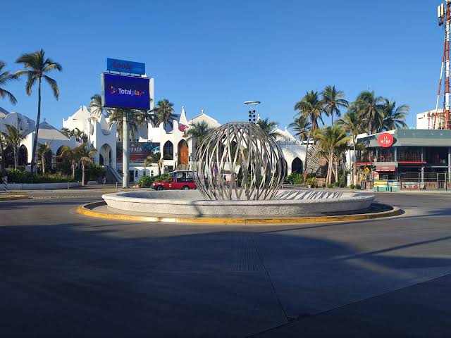 Que la quiten, a mí tampoco me gustó: ‘Químico’ Benítez sobre glorieta construida en su gestión