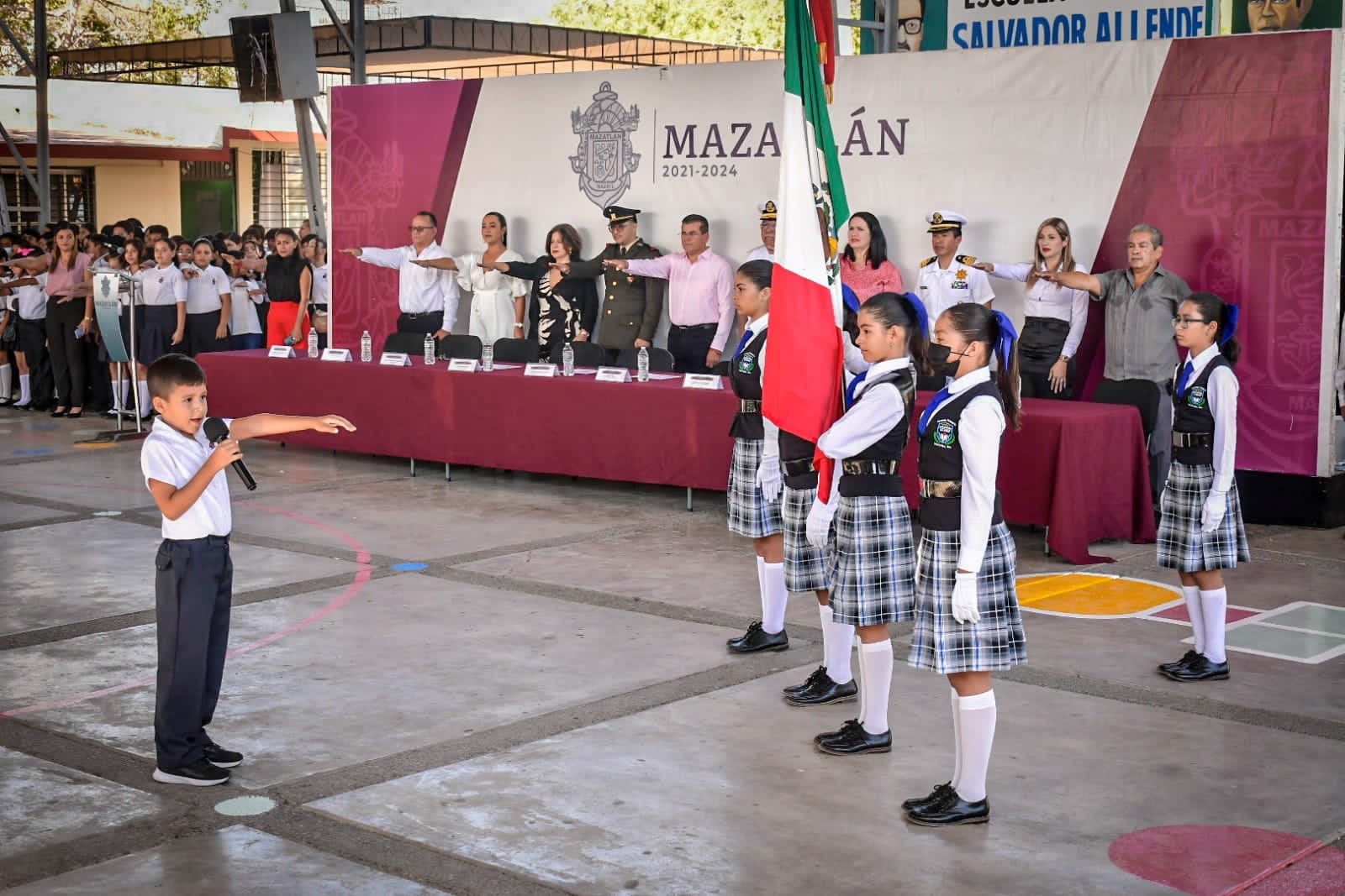La ceremonia del Lunes Cívico llega a la primaria Salvador Allende de Mazatlán