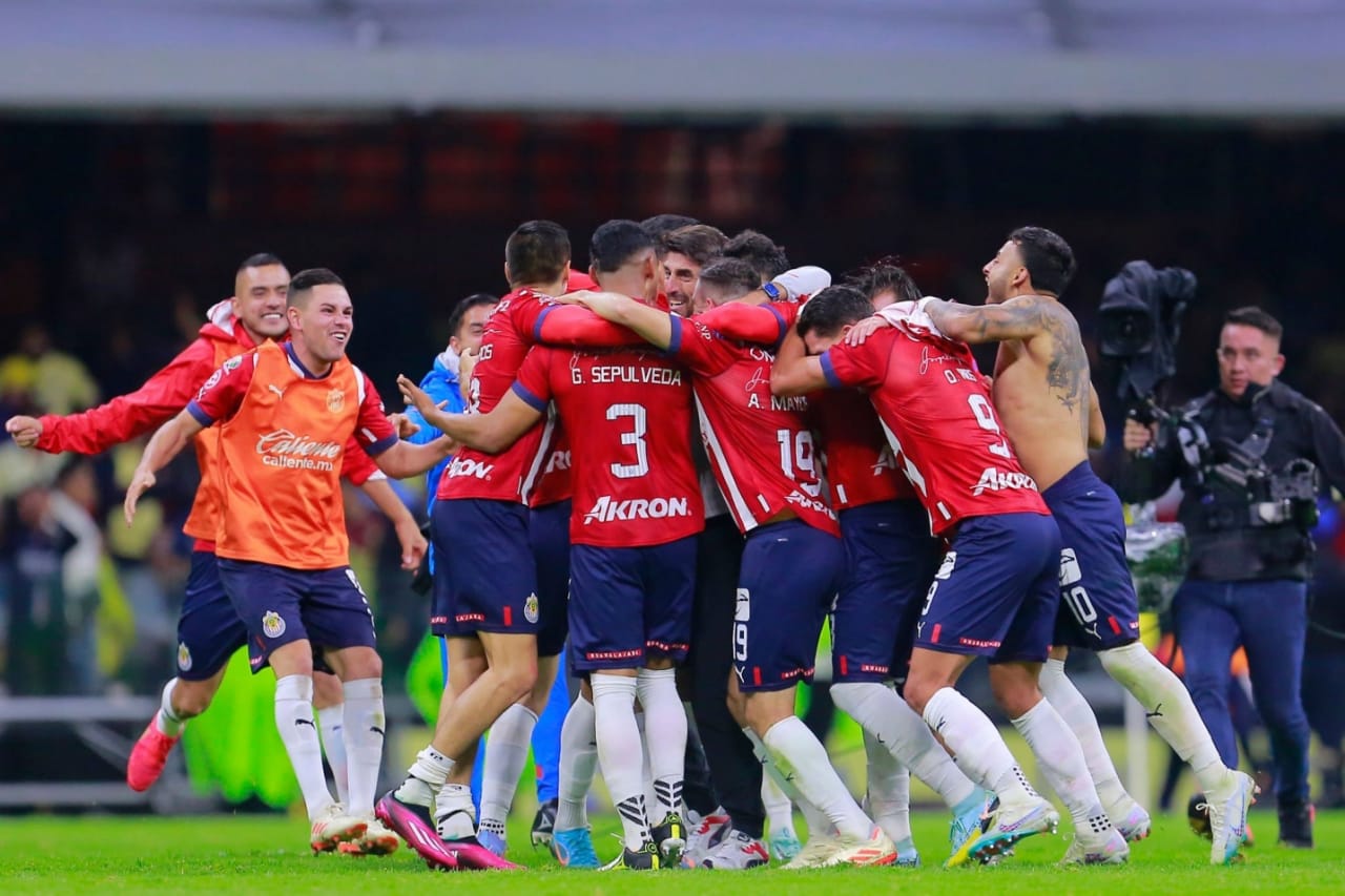 Las Chivas derrotan al América y clasifican a la final de la Liga MX