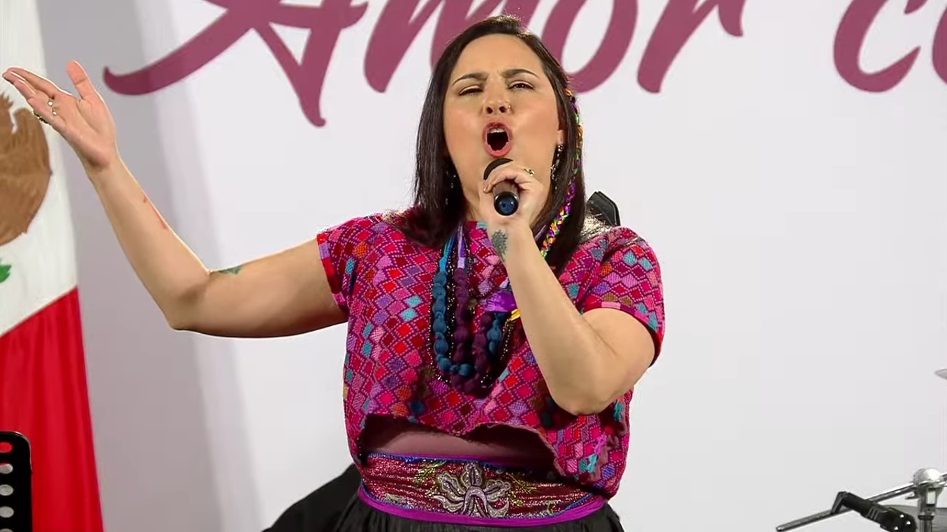 ‘Puro Sinaloa oiga’, María Inés Ochoa ‘chulea’ a las mamás sinaloenses este Día de las Madres, en la ‘mañanera’