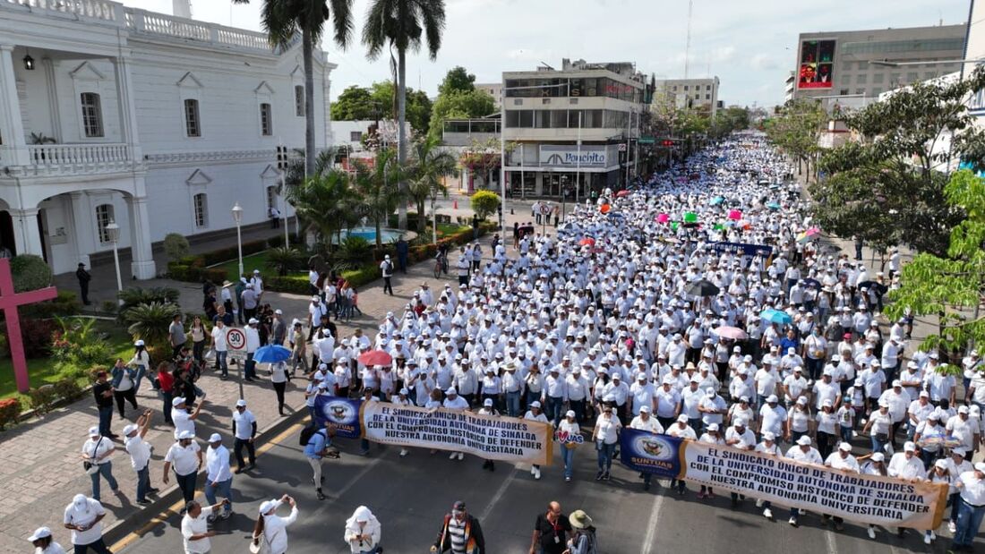 Con marcha en el Día del Trabajo, más de 25 mil universitarios salen a las calles para defender a la UAS y su autonomía