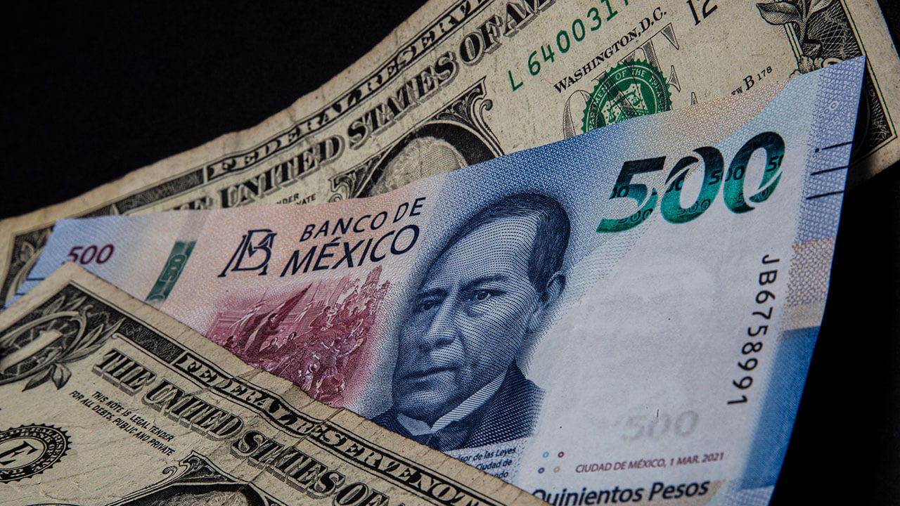 Peso fuerte, una baja en la inflación y más… López Obrador destaca buenas noticias en materia económica
