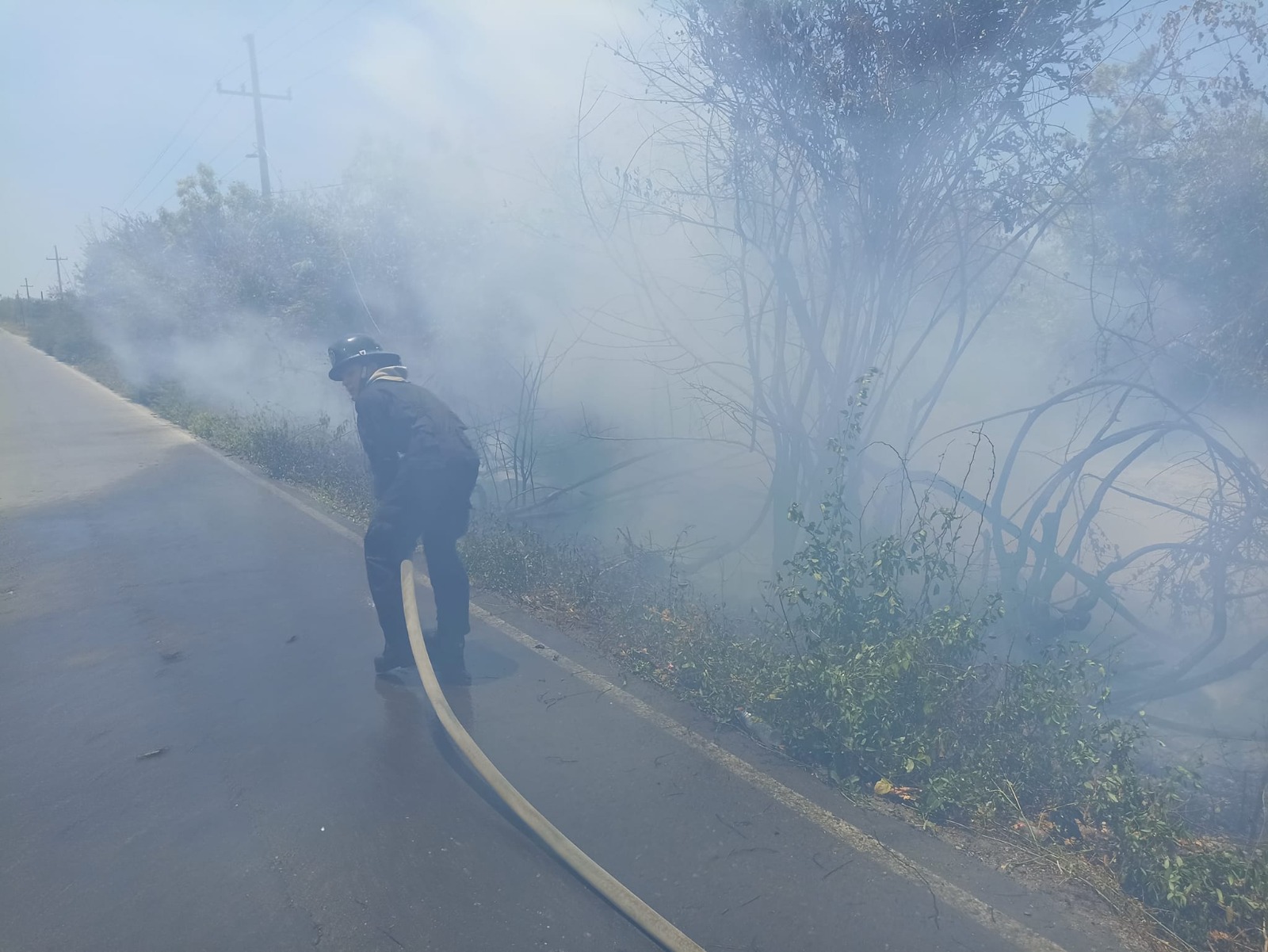 Por quema de basura, habitantes de Lomas del Guayabo estuvieron amenazados por el fuego tres veces este 10 de mayo